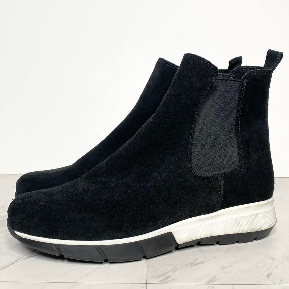 La Canadienne Newport Black Suede Chelsea Bootie 9 1/2 M